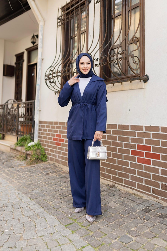 Yaka Detaylı Kuşaklı İkili Takım Lacivert