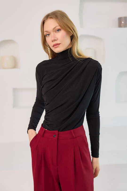 Yan Detayları Büzgülü Badi Siyah