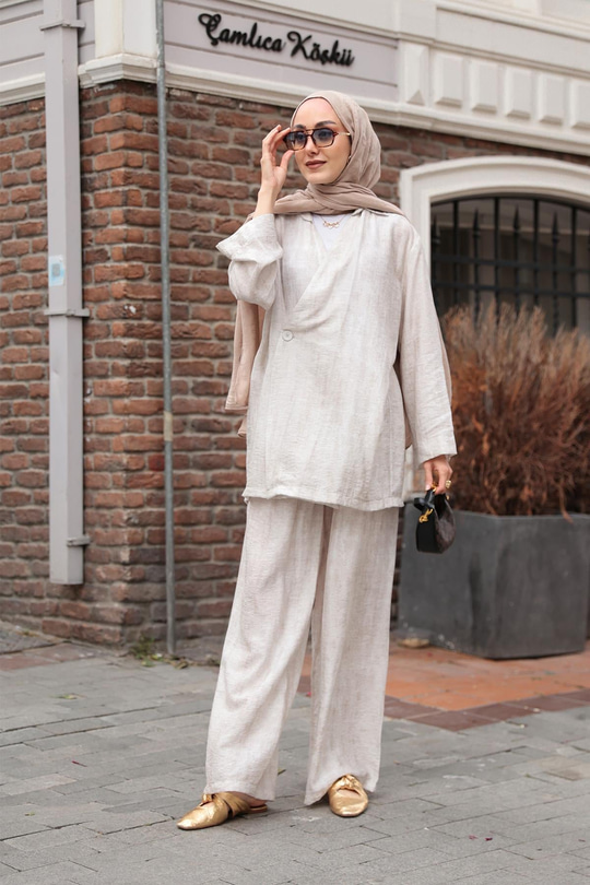 Yan Düğme Detaylı Takım Krem