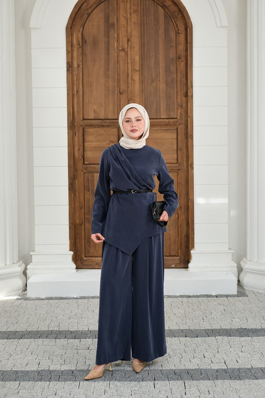 Yandan Dikişli Parça Detay Pantolonlu Takım Lacivert