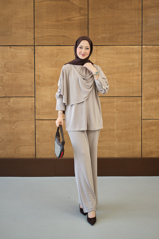 Yandan Düğme Detaylı Takım Krem