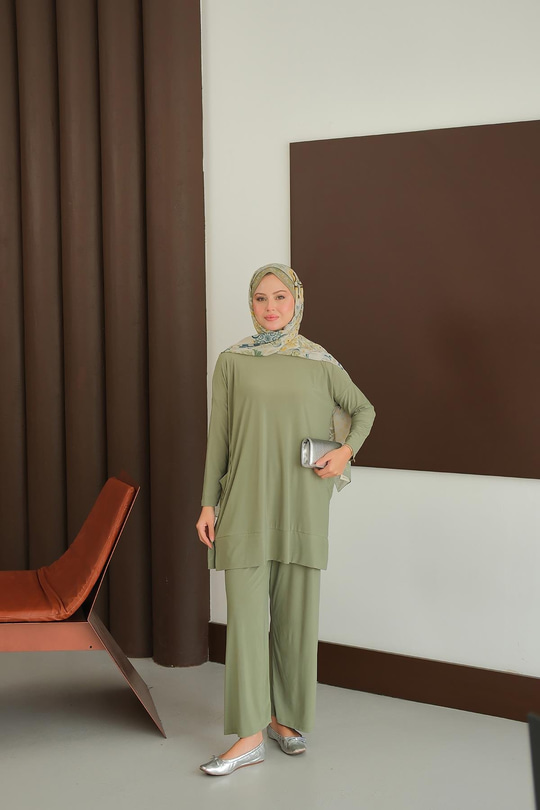 Yanları Cepli Takım Fıstık Yeşil