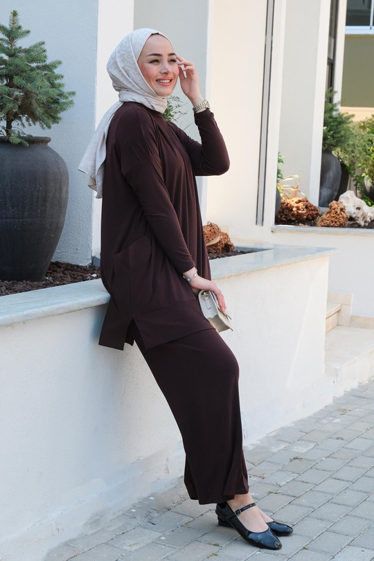 Yanları Cepli Takım Kahverengi