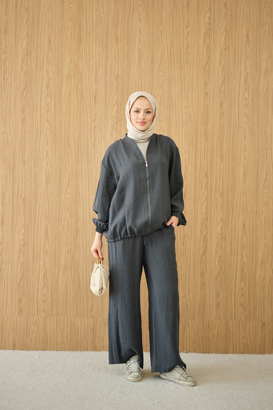 Yanları Dikiş Detay Fermuarlı Takım Füme