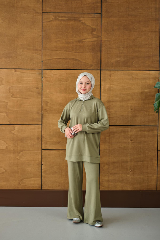 Yarım Fermuarlı Taşlı Takım Yeşil