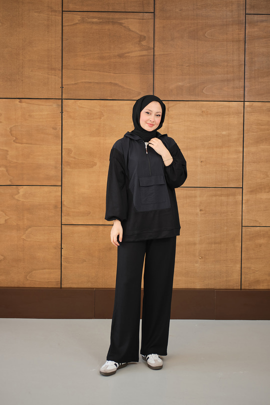 Yarım Fermuarlı Tek Cepli Pantolonlu Takım Siyah