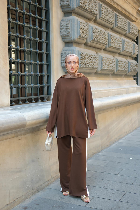 Yırtmaçlı Garni Detay Takım Kahverengi