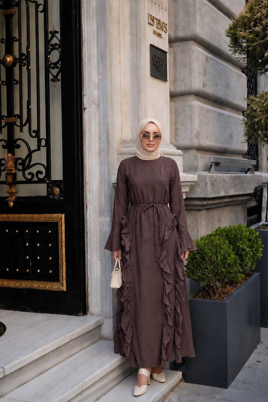 Tül Model Yanları Fırfırlı Elbise Kahverengi