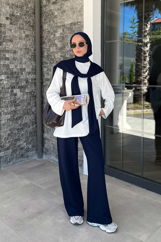 Omuz Atkı Detaylı Takım Lacivert
