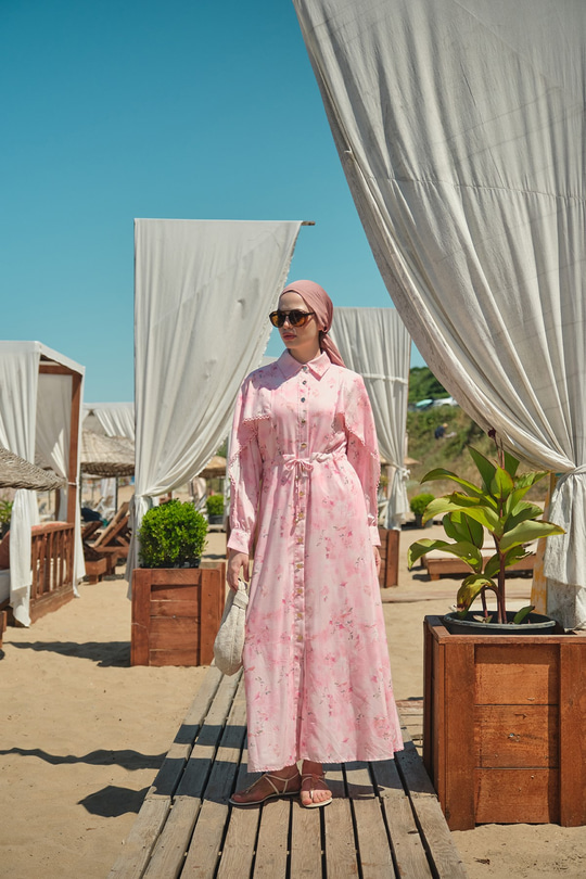 Kolu Dantel Detay Boydan Düğmeli Bel Bağlamalı İç Astarlı Elbise Pembe