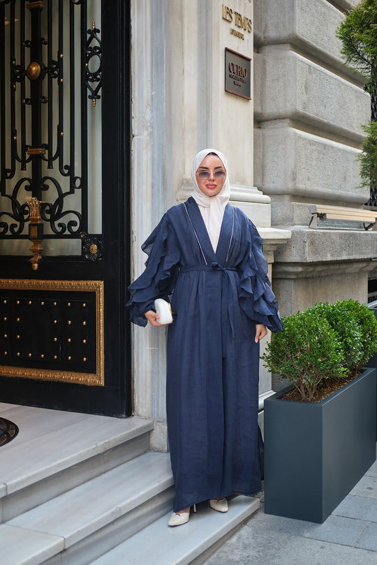 Şerit Taş Detay Bel Bağlamalı Kolları Fırfırlı Tül Uzun Kimono Lacivert