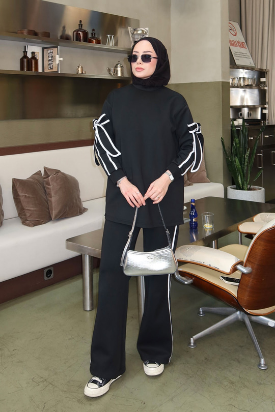 Fiyonk Detaylı İkili Takım Siyah