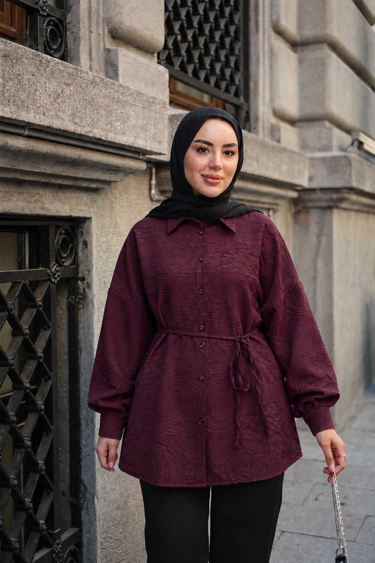 Kendinden Desenli Bel Bağlamalı Kabartma Detay Gömlek Kırmızı