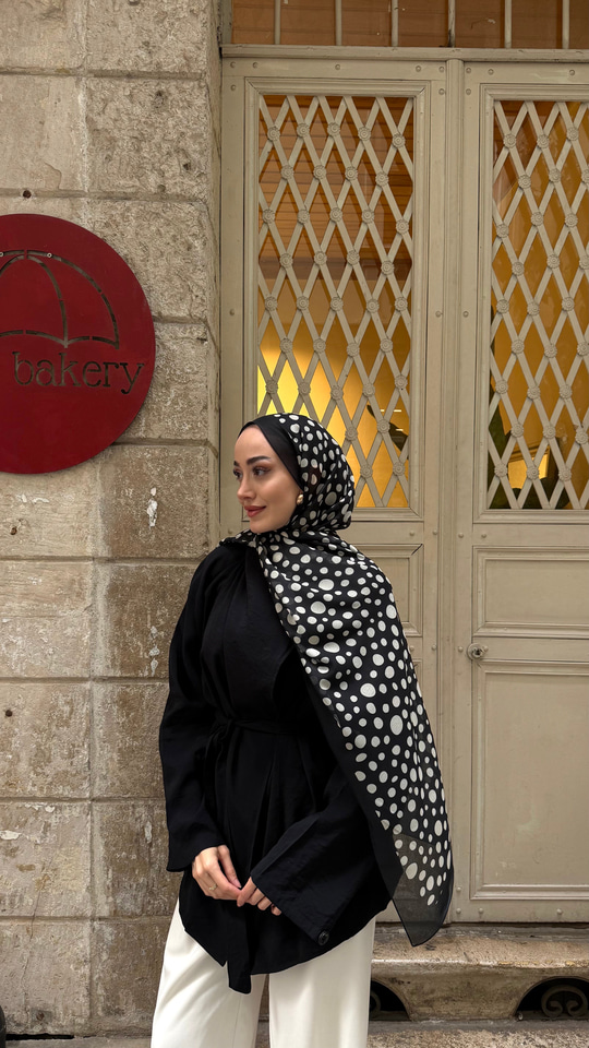 Puantiye Desen İpek Şal Siyah