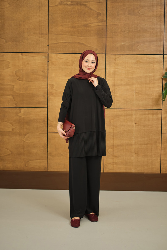 Alt Piliseli Bisiklet Yaka Takım Siyah