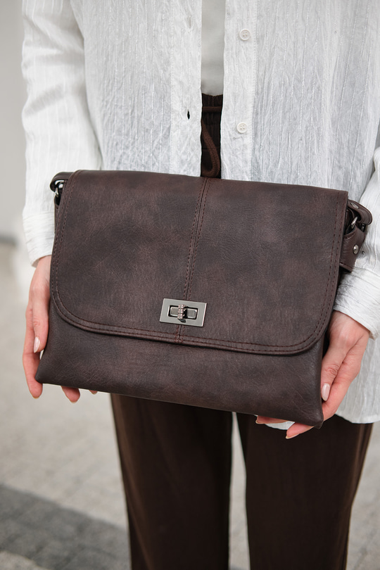 Arka Fermuar Detay Önü Çimalı Çanta Kahverengi