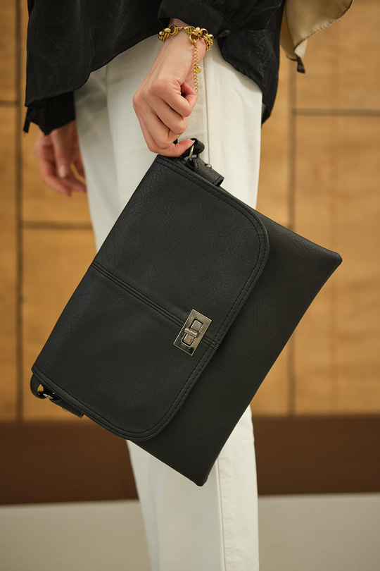 Arka Fermuar Detay Önü Çimalı Çanta Siyah