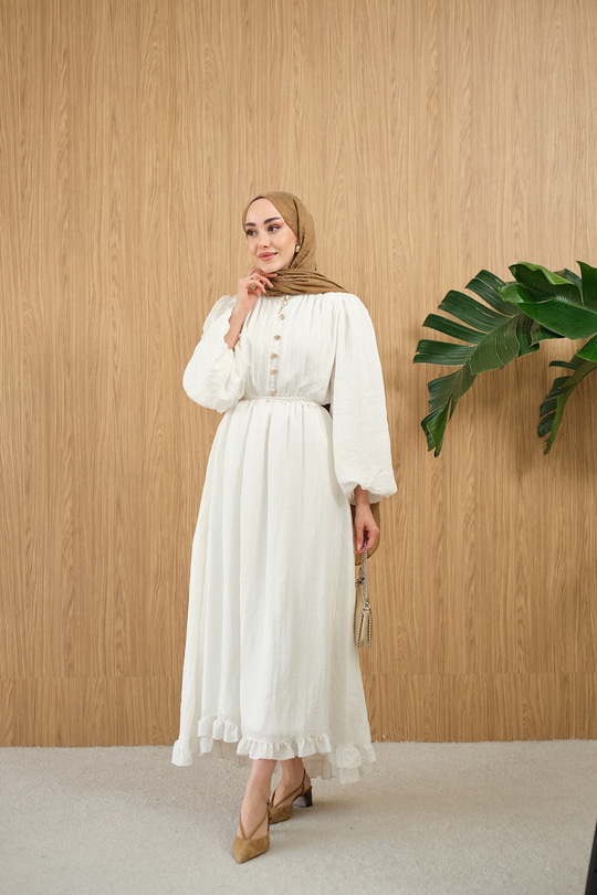 Asimetrik Fırfırlı Bel Bağlamalı Piliseli Elbise Beyaz