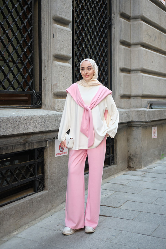 Omuz Atkı Detaylı Takım Pembe