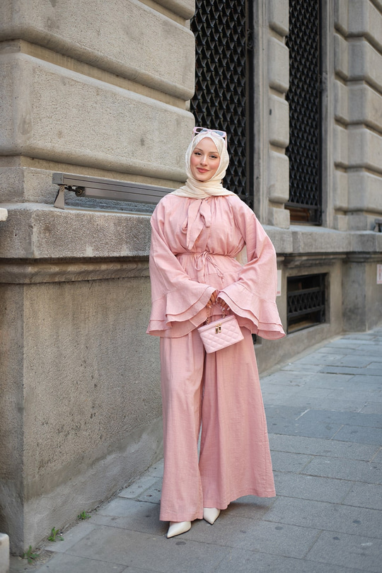 Bilekleri Ve Beli Fırfırlı Takım Pembe