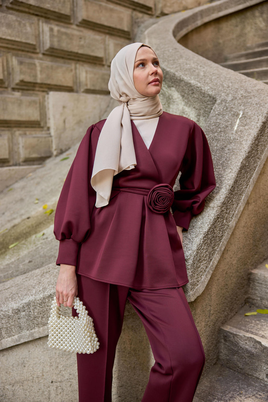 Bel Bağlamalı Gül Detay İkili Takım Mürdüm