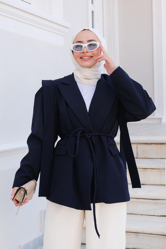 Bel Bağlamalı Omuz Vatkalı Ceket Lacivert