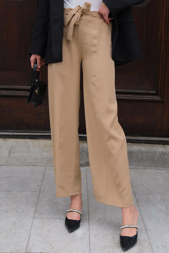 Beli Bağlamalı ve Lastikli Bol Paça Pantolon  Camel