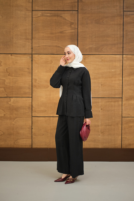 Beli Pile Detay İki Kemerli Gömlek Yaka Takım Siyah