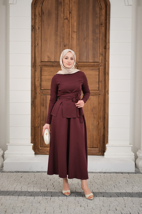 Bisiklet Yaka Ön Yırtmaçlı Etekli Takım Bordo