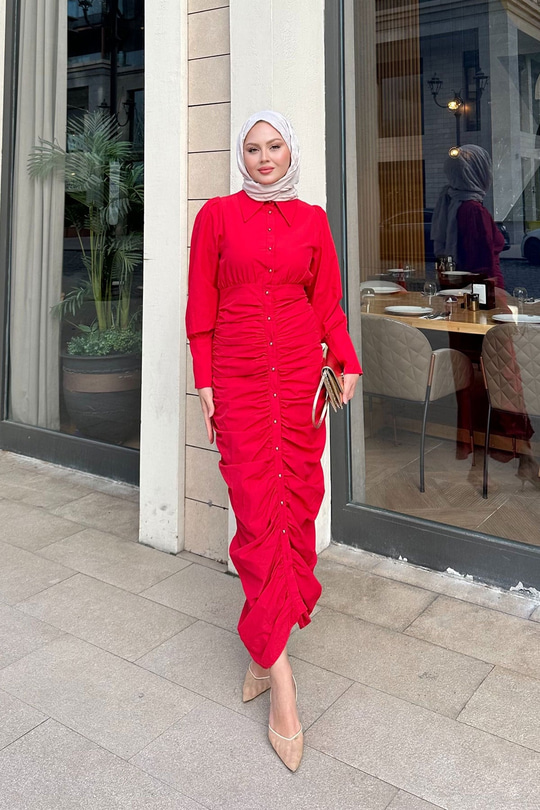 Boydan Düğmeli Önü Büzgü Detay Elbise Kırmızı