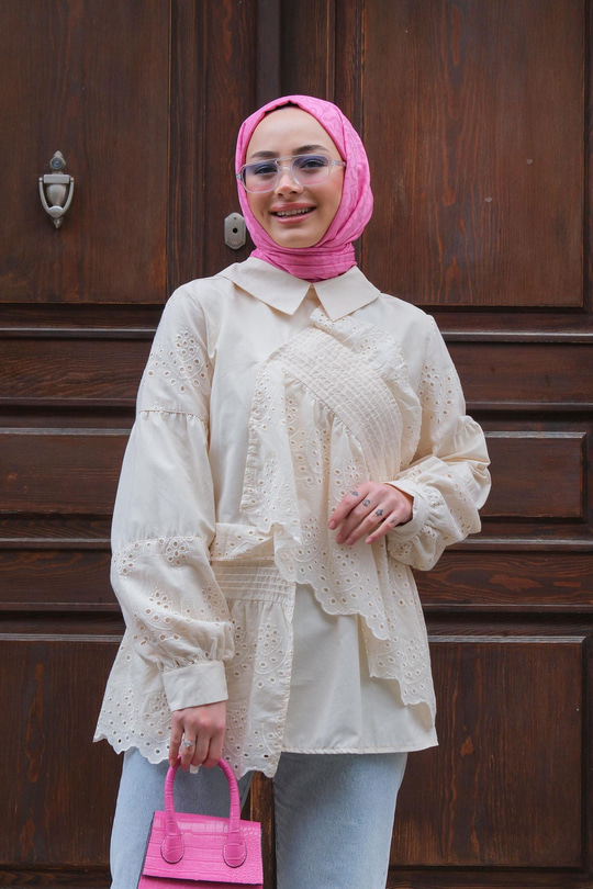 Brode Dantel Detaylı Gömlek Krem
