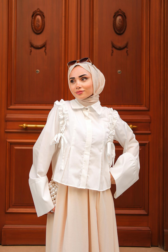 Büzgü Detaylı Gömlek Beyaz