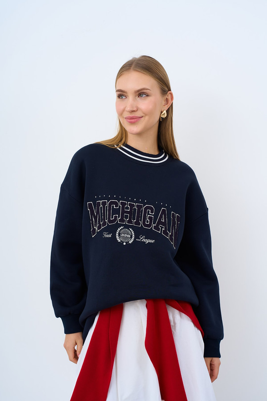 Yakası Şerit Detay Kolej Baskılı Sweatshirt Lacivert