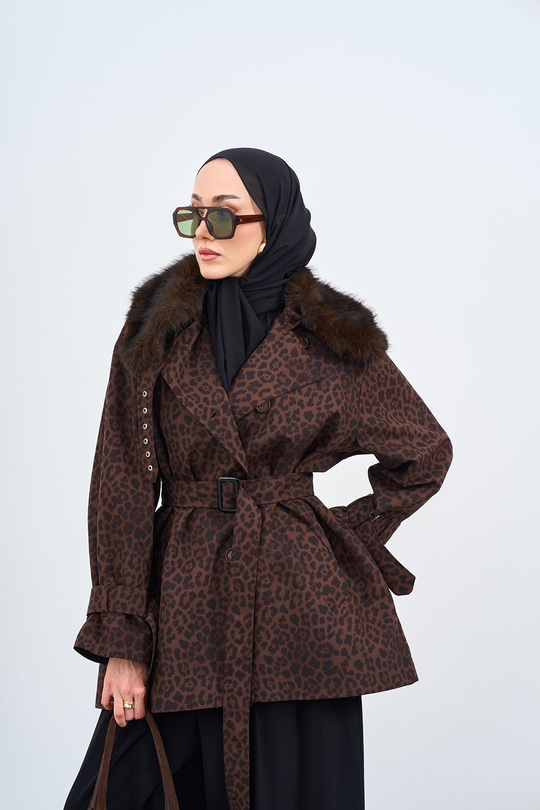 Yaka Kürklü İç Astarlı Leopar Desen Ceket Kahverengi