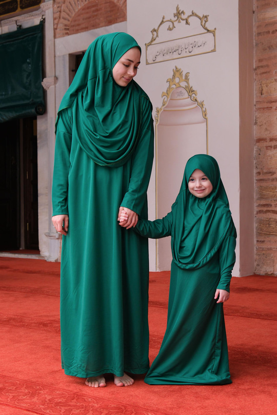 CANTALI TEK PARCA NAMAZ ELBISESI  ZUMRUT YESIL