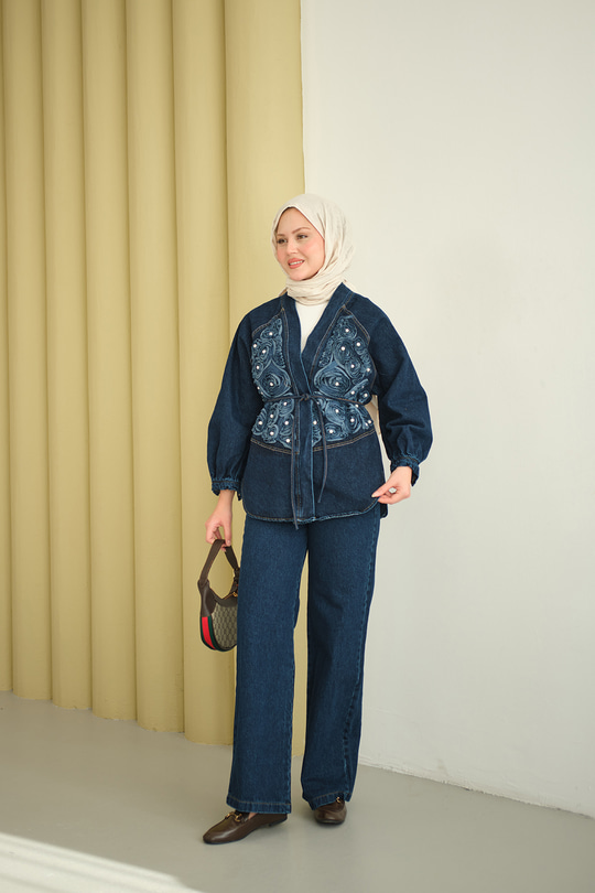 Çiçek Güpür Detay Takım Lacivert