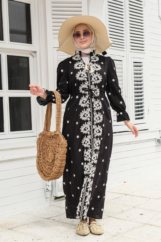 Çiçek Nakış Detay Elbise Siyah