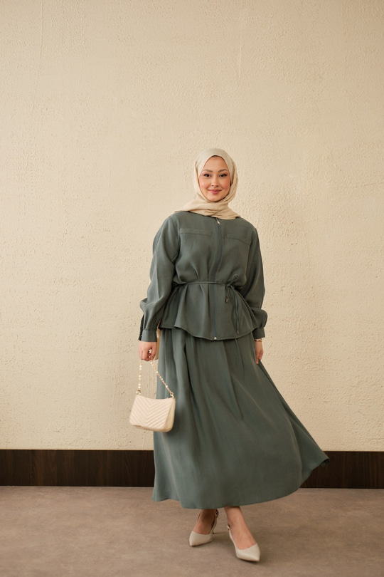 Çift Cep Görünümlü Bel Bağlamalı Etekli Takım Yeşil