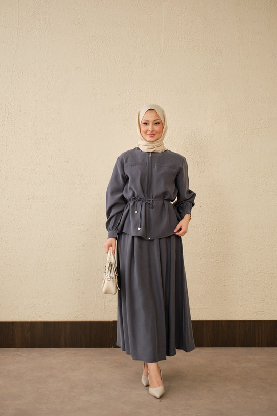 Çift Cep Görünümlü Bel Bağlamalı Etekli Takım Gri