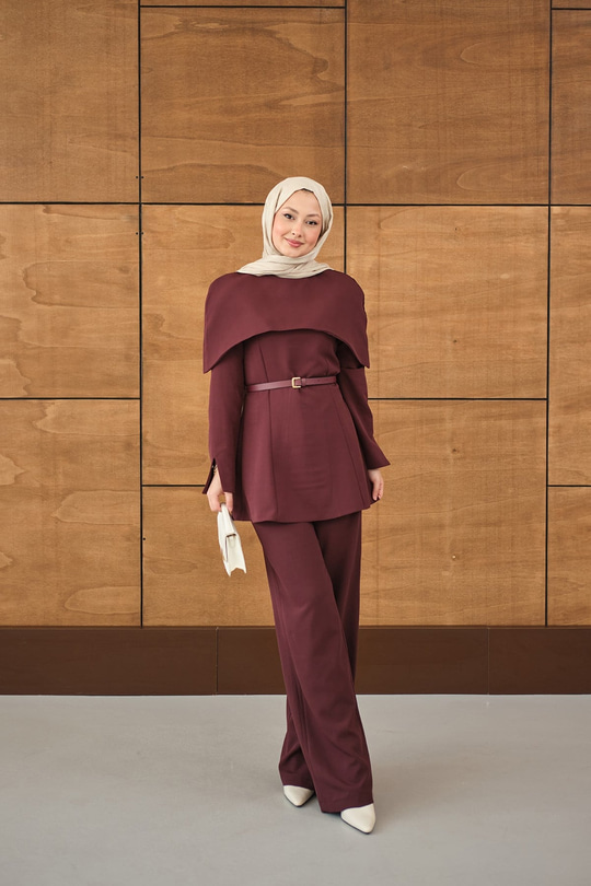 Çıkarılabilir Pelerin Detaylı Takım Bordo