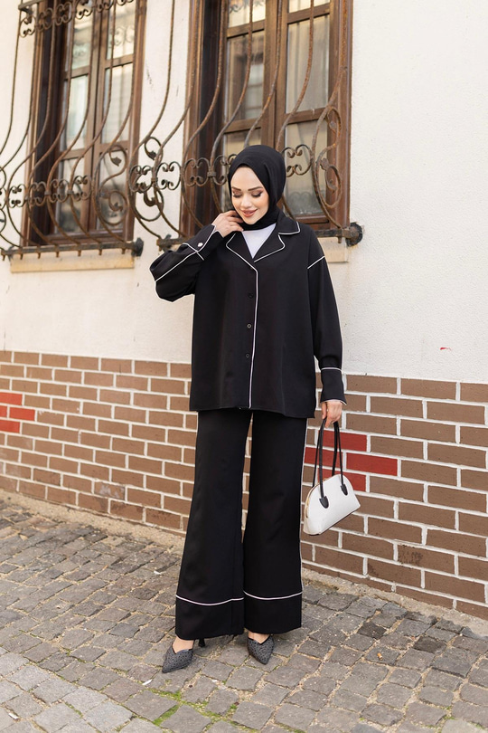 Çizgi Detay İkili Takım Siyah