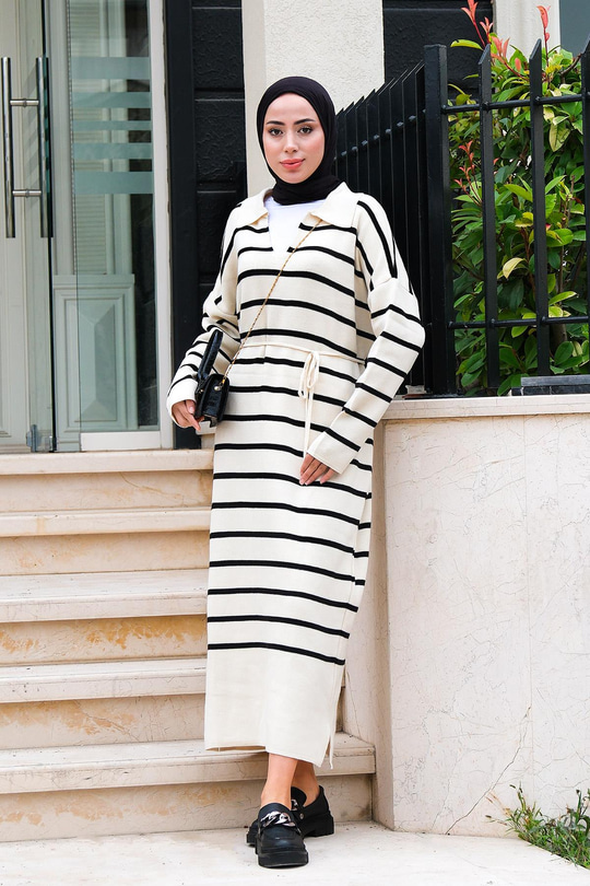 Çizgili Bel Bağlamalı Triko Elbise Beyaz-Siyah