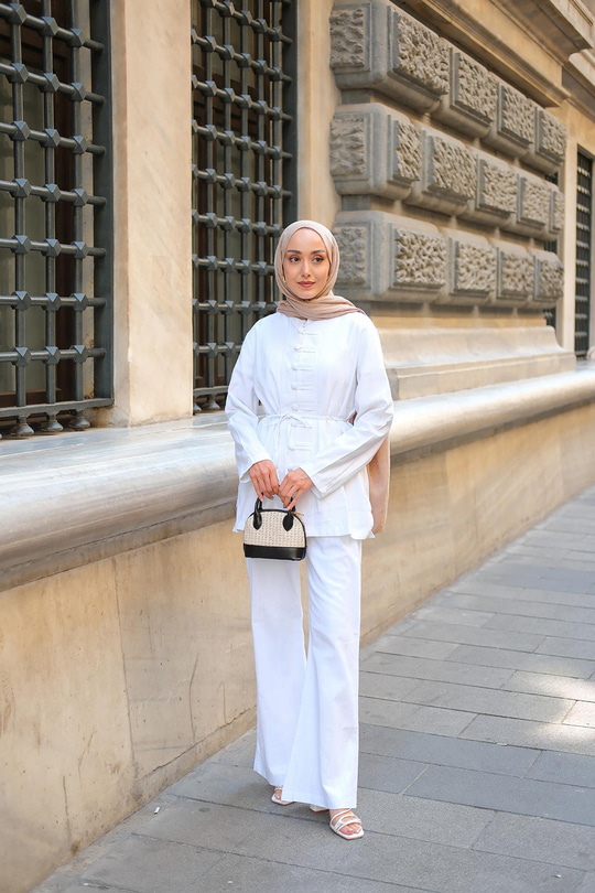 Clandestina Düğme Detaylı Takım Beyaz