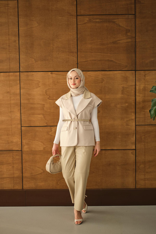 Deri Pantolonlu Yelekli Takım Krem