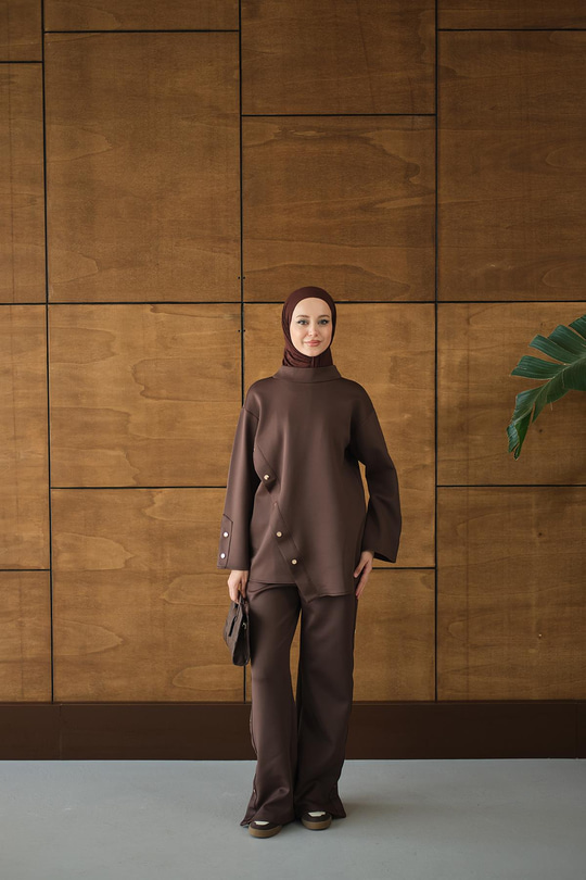 Dik Yaka Takım Kahverengi