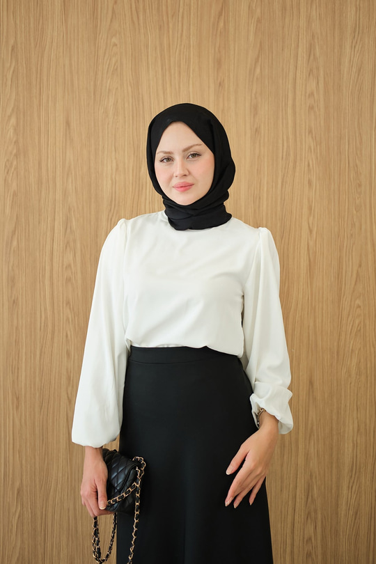 Dik Yakalı Ve Balon Kol Bluz Beyaz