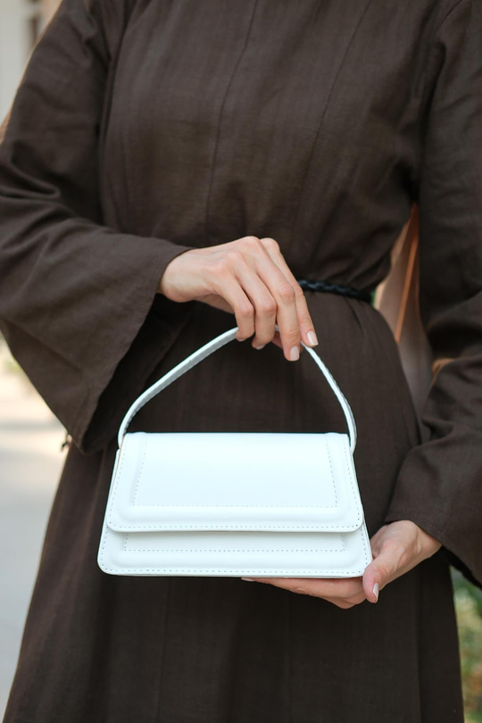 Dikdörtgen El Çanta Beyaz