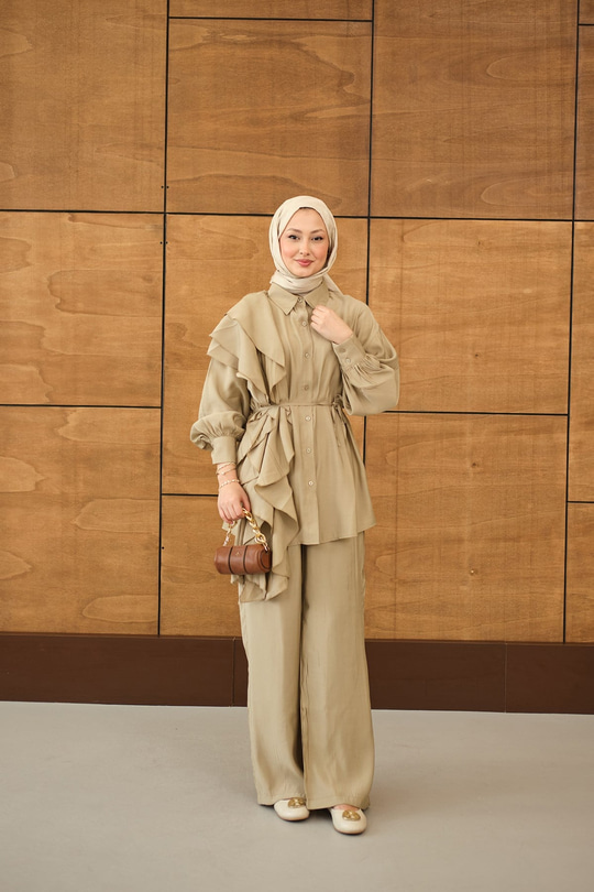 Dikiş Detay Volanlı Bel Bağlamalı Takım Krem