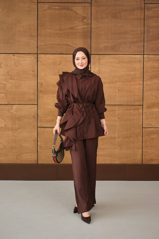 Dikiş Detay Volanlı Bel Bağlamalı Takım Kahverengi