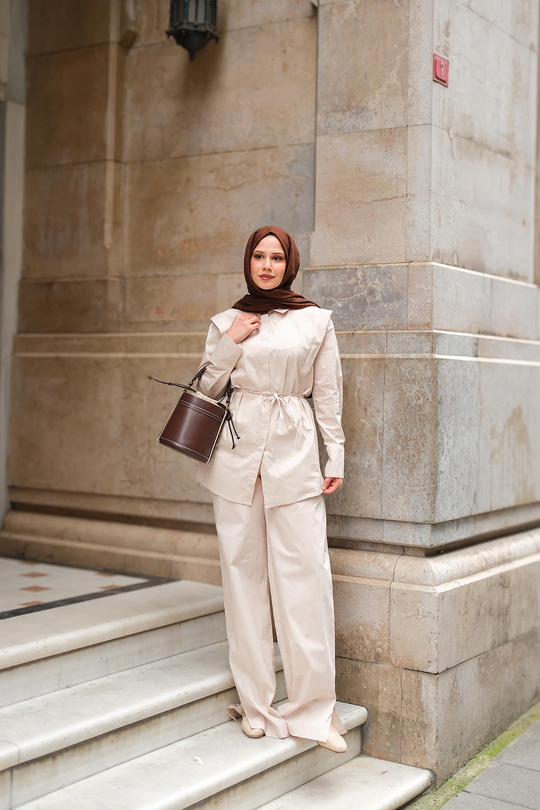 Dış Vatka Detaylı Şık Takım Bej